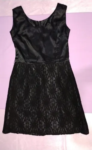 Vestido preto com renda tamanho M