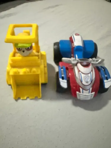 Coleção bonecos Patrulha Canina nos veículos 