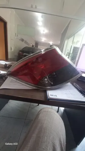 Lanterna traseira esquerda fume prisma lt após 2013