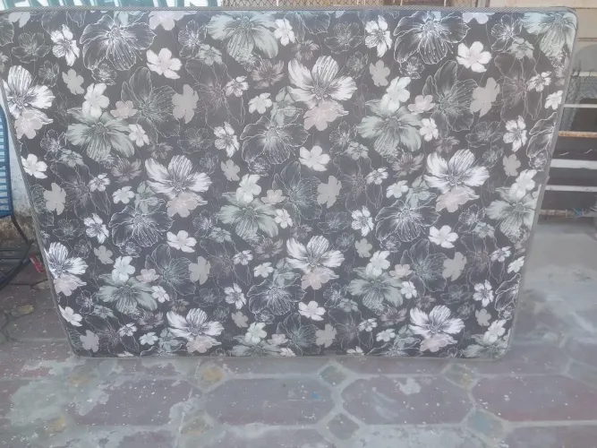 VENDO UMA CAMA BOX CASAL SEMI NOVA