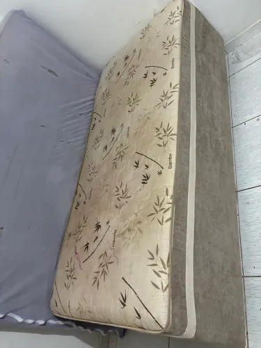 Cama box solteiro poucas vezes usadas