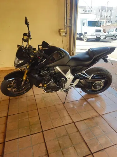 Cb 1000
