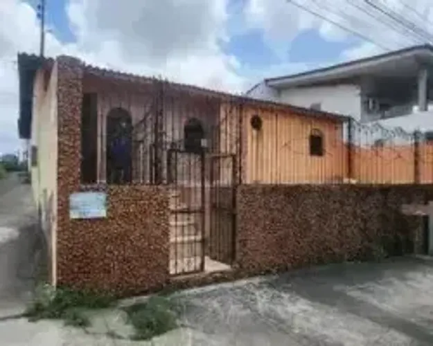 DOM PEDRO, RUA DA POLÍCA FEDERAL, CASA DE ESQUINA, COM 3 QUARTOS SENDO 1 SUÍTE