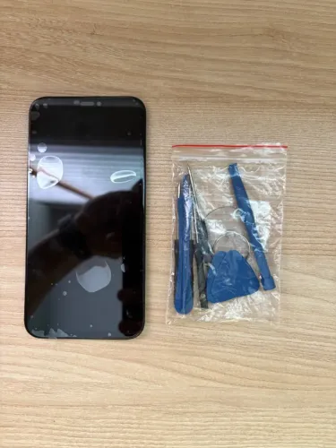 Tela iPhone 11 + Kit Chaves