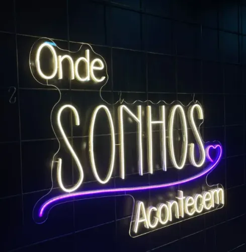 Luminária NeonLed - ONDE SONHOS ACONTECEM - 65x80cm
