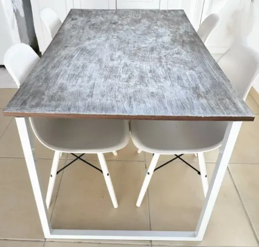 Mesa de Jantar Industrial 1,20m + 4 Cadeiras Eames Brancas | Excelente Estado