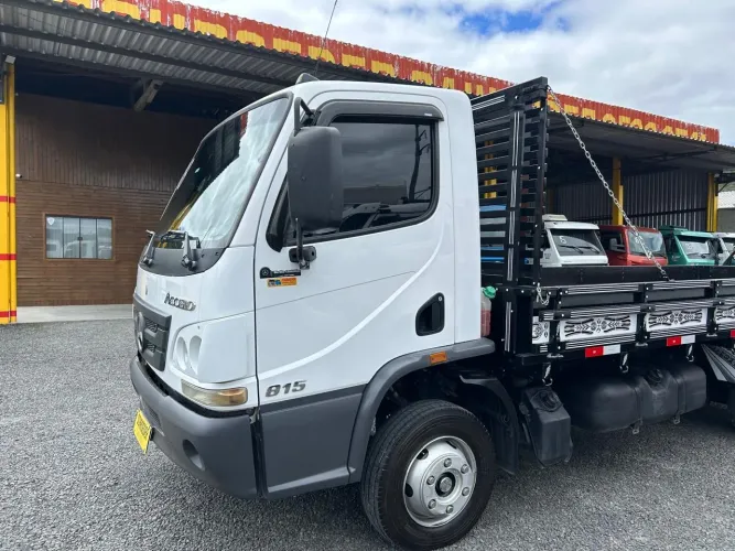 M.benz Accelo 815