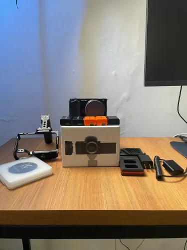 Sony ZV-E10 + Cage SmallRig + 5 Baterias
