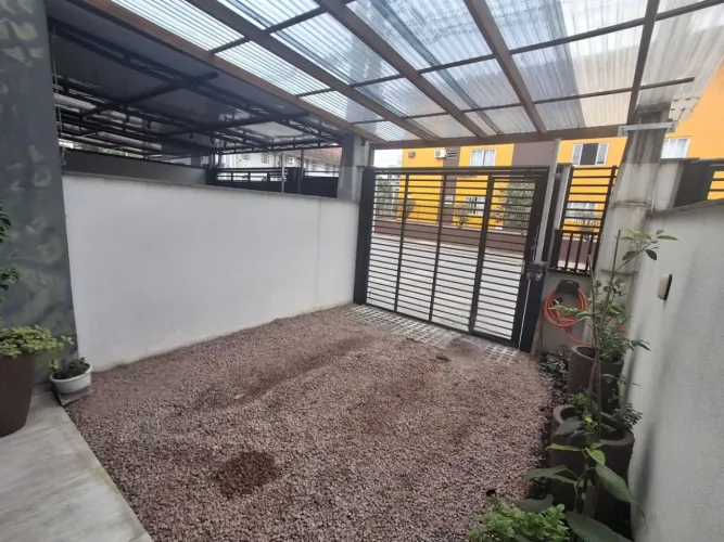 Casa com 2 suítes no Costa e Silva