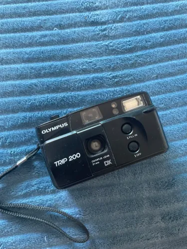 câmera analógica: olympus trip 200