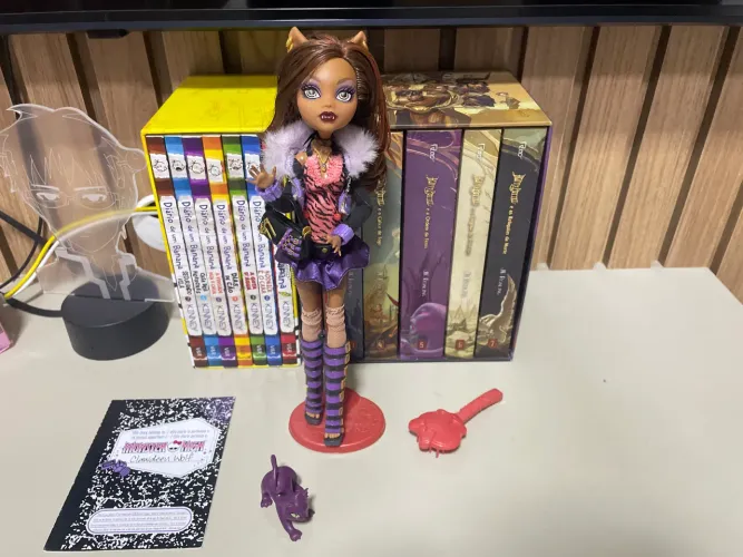 Monster High Clawdeen Wolf G1 básica Acessórios completos faltando caixa apenas
