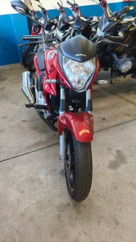 HONDA CB 300r VERMELHA 2011 Shalon veículos Cariacica