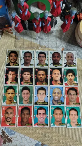 Kit 33 figurinhas Campeonato Brasileiro 2008 Campeonato Brasileiro com figurinha Especial