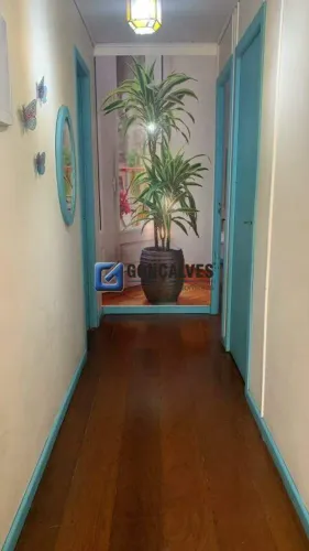 Chácara toda avarandada em Condomínio fechado. Inclui kitnet alvenaria. 3 Dormitórios, 4