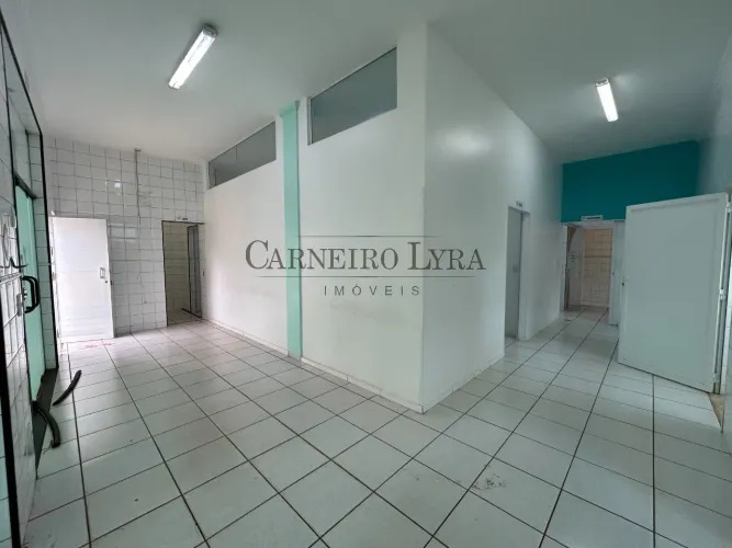 Prédio com 5 salas para alugar por R$3.500/mês - Centro (Próx à Sta Casa) - Jaú/SP
