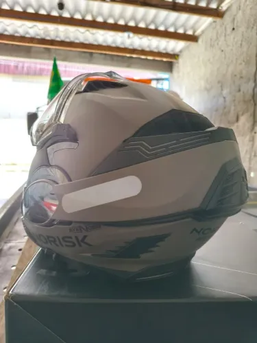 Capacete novo