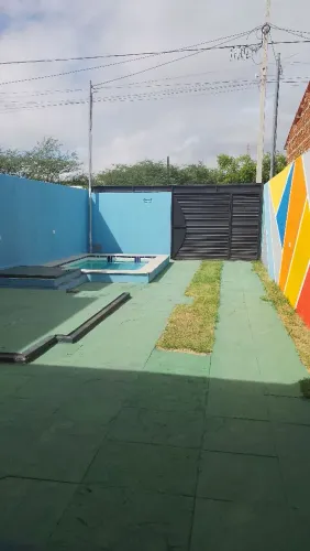 Casa com Piscina no Bairro dos Estados em Patos -PB