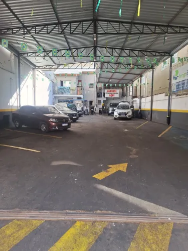 Contrata-se lavador de carros.
