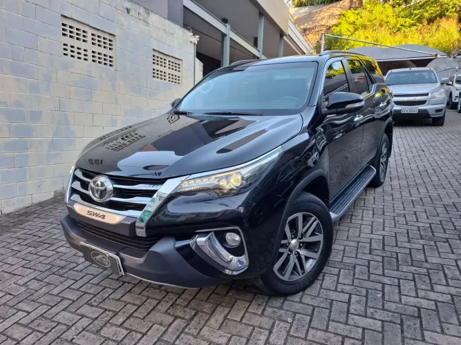 Toyota Hilux SW4 SRX 4X4 2.8 TDI 16V Dies. Aut. 2016