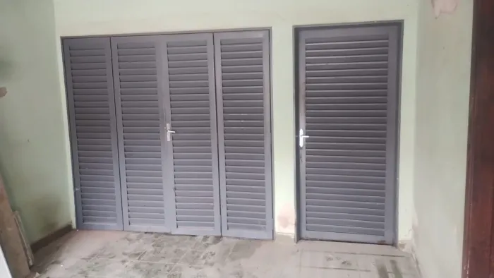 Portão de ferro maciço 2,10 X 2.20 valor 1250,00