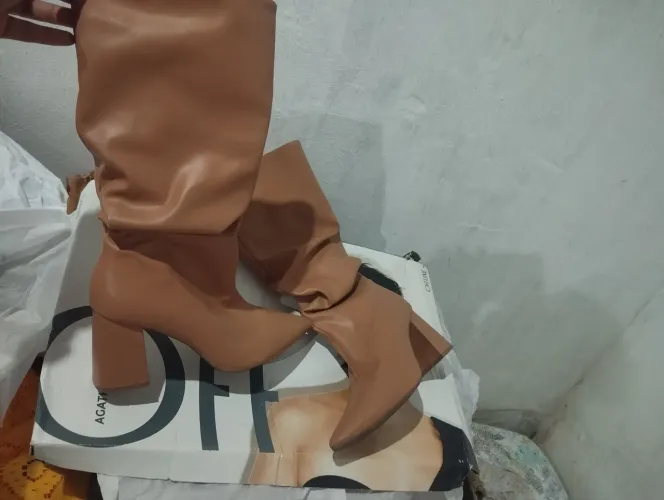 Bota à venda 