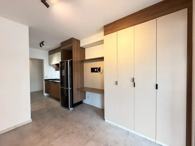 Studio SEMI MOBILIADO para locação com 35m2 (com 1 vaga) em Pinheiros - São Paulo/SP
