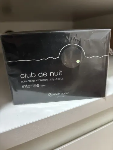 Creme corporal (hidratante, pasta) Club de Nuit Intense