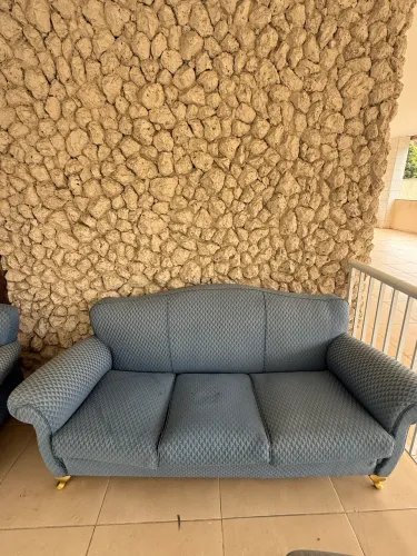 Conjunto/kit sofá e poltronas.