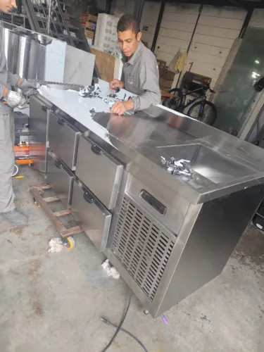 Balcão encosto refrigerado inox 2850×650×900 5 portas (5° a 0°)