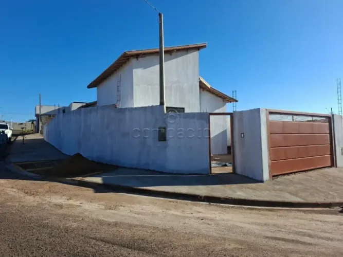Casa com 3 Quartos | 2 Vagas | Bairro Residencial Valter Benez