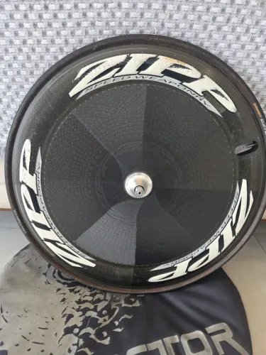 Roda ZIPP fechada TT
