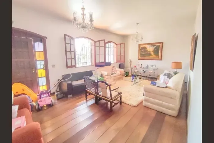 Casa à Venda - Santo Antônio, 4 Quartos, 400 m2
