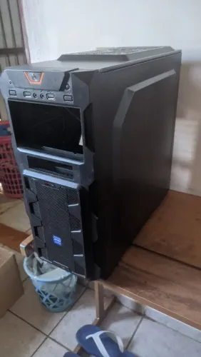 Gabinete um grande outro médio 