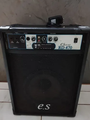 Caixa de som adaptada, via bluetooth, rádio