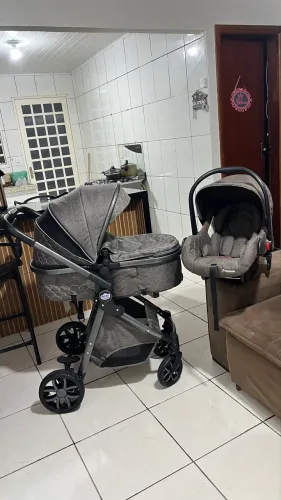 Kit novíssimo / estrutura fecha com Moisés