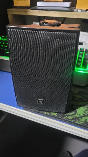 Caixa de som JBL C321P 60w ambiente externa