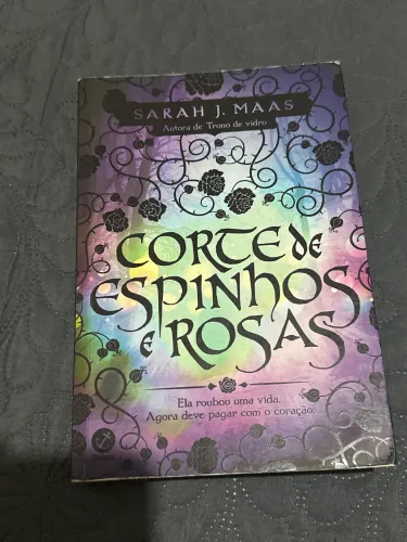 Corte de espinhos e rosas