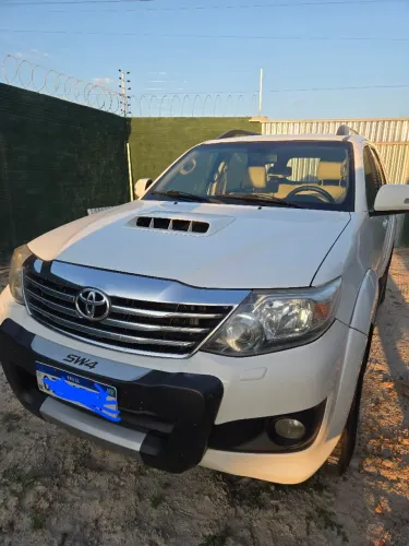 Toyota Hilux SW4 SRV D4-d 4X4 3.0 TDI Dies. AUT 2015