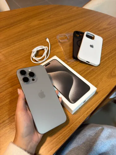 iPhone 15 pro Max 256gb sem detalhe
