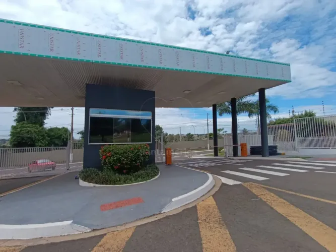 Casa para locação com 3 dormitórios no Condomínio Royal Norte Residence