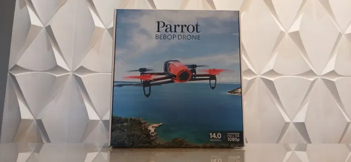 Drone (Parrot Bebop) Com camera 14.0 megapixel Full Hd 1080p