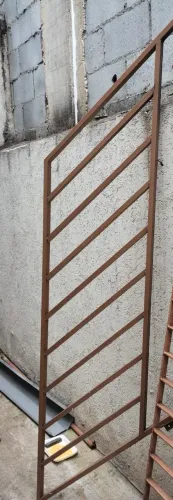 Grade de Proteção para Escada Ferro Tubular ( 1 Peça)