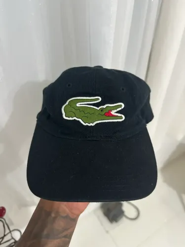 Boné Lacoste big croco
