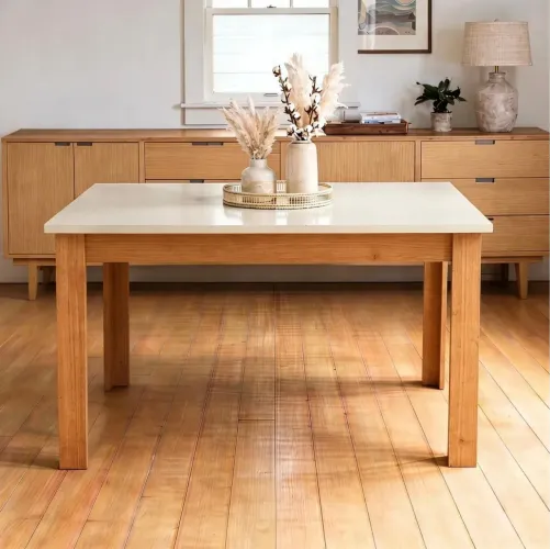 Mesa com quatro lugares, nova na caixa!!! Aproveite!!
