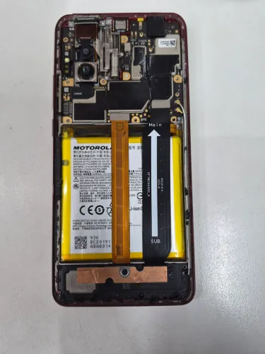 Celular moto one hyper quebrado