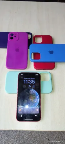 iPhone 12 vermelho 