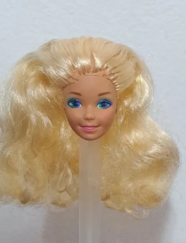 Cabeça da boneca Dancin Barbie da Estrela.