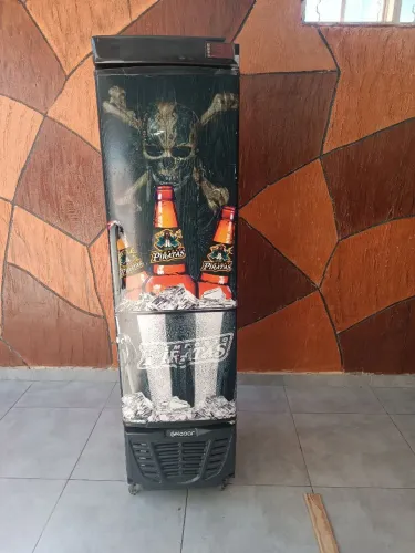 Cervejeira ótimo estado pra quem que ganha dinheiro mini distribuidora e outro .