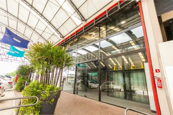 Loja/Salão/Ponto comercial para alugar, 900 m² no Pinheirinho - Curitiba/PR