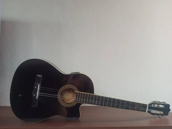Violão Memphis cutaway eletroacústico AC50 EQ2 preto com cordas de nylon